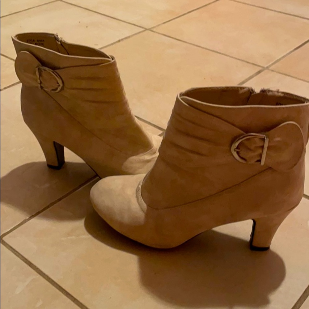 Cute Cream Colored booties for Women